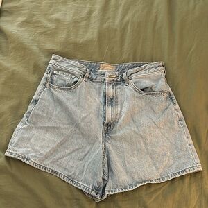 A Line Short - Everlane